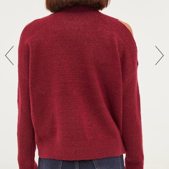 2️⃣2/$50 ARDENE Cold Shoulder sweater (SZ: Sm) - Picture 3 of 3